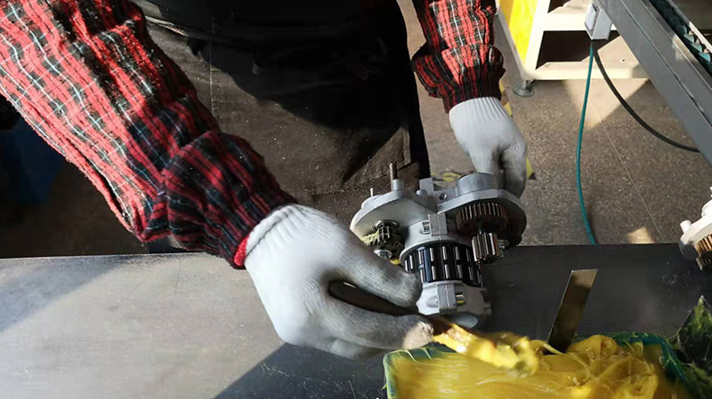 What are the key precautions for installing tubular motors?